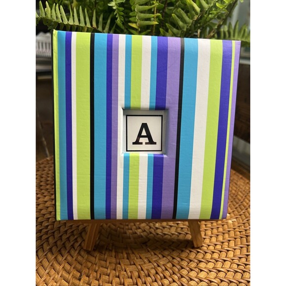 Hallmark Memo Caddy W/Initials & 200 Sheets of White Paper 5.5” X 5.5” - Picture 1 of 6